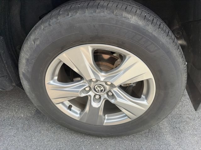 Used 2023 Toyota RAV4 XLE w/ Convenience Package AWD/4WD image 12