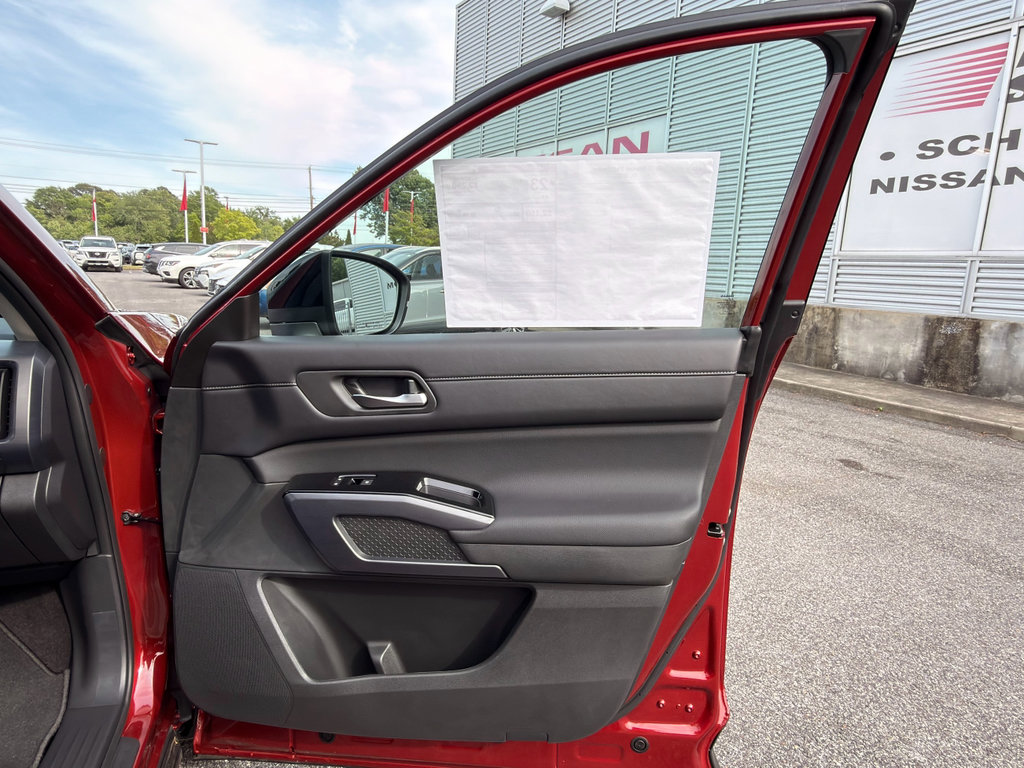 New 2026 Nissan Pathfinder SL image 16