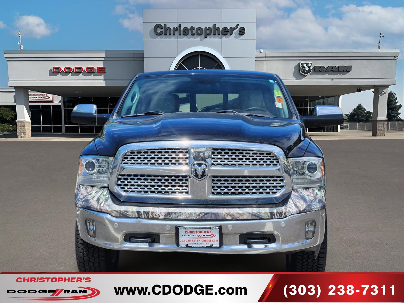 Used 2017 RAM 1500 Laramie w/ Convenience Group AWD/4WD image 8