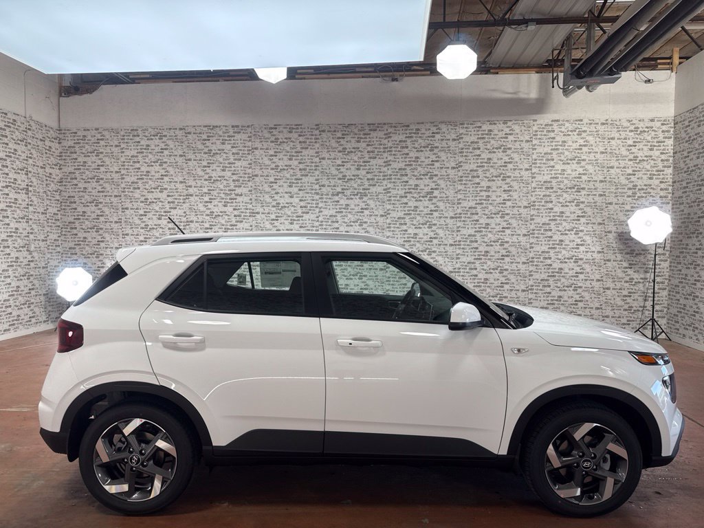New 2026 Hyundai Venue SEL FWD image 8