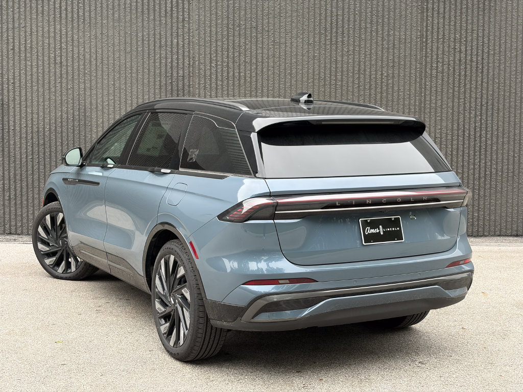 New 2026 Lincoln Nautilus Reserve w/ Jet Appearance Package AWD/4WD image 5