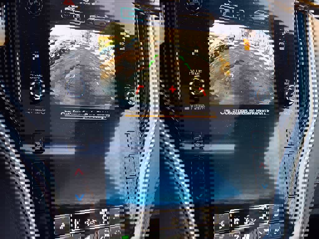 Used 2024 Subaru Outback Premium image 17