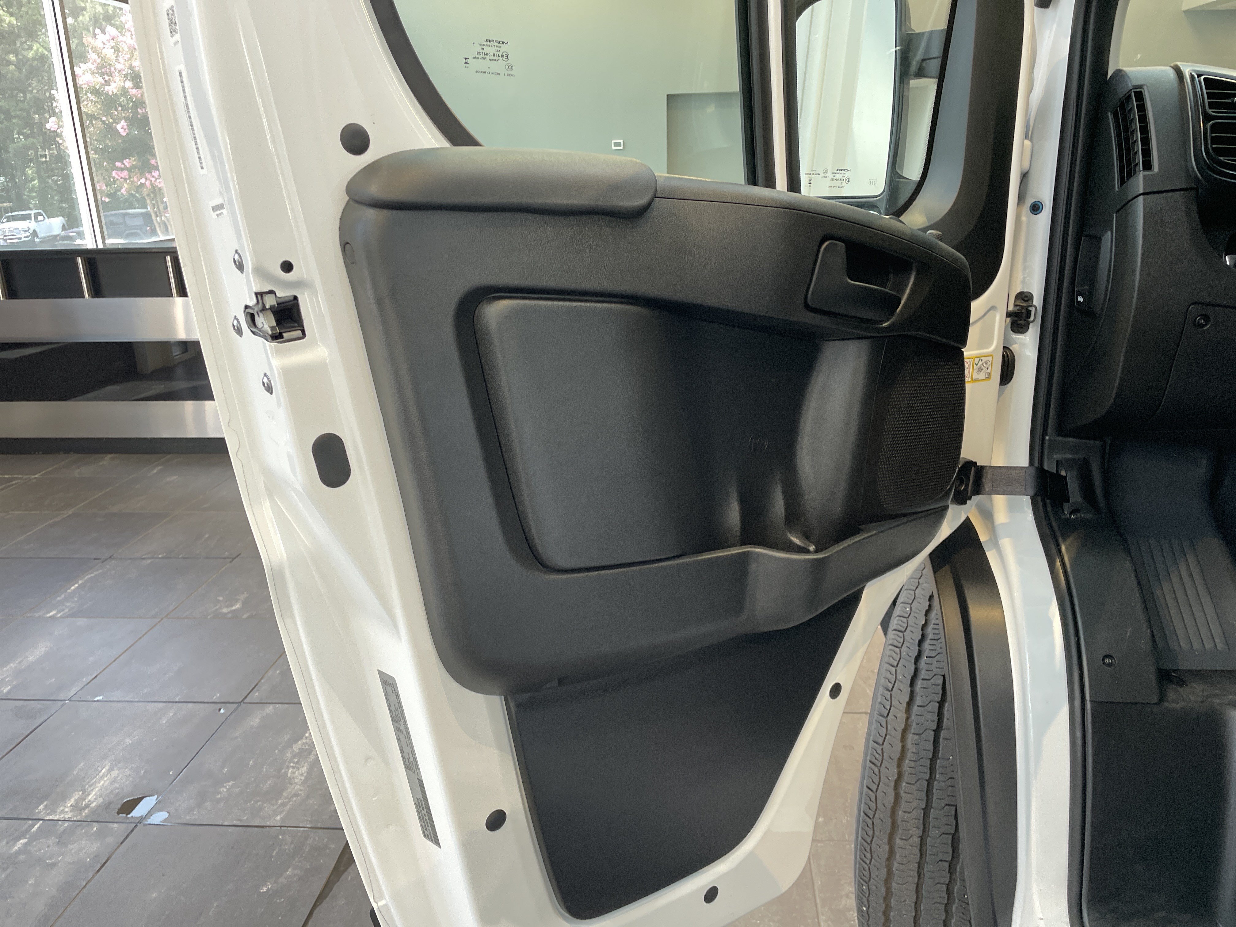 Used 2026 RAM ProMaster 2500 w/ Convenience Group FWD image 14
