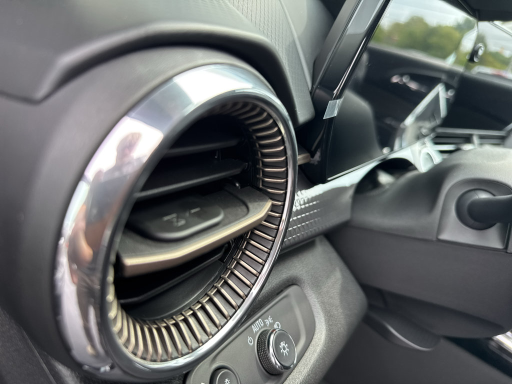 New 2026 Chevrolet Trax ACTIV w/ Sunroof Package FWD image 13