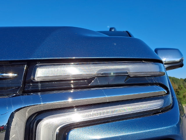 Used 2025 Chevrolet Tahoe Premier AWD/4WD image 9