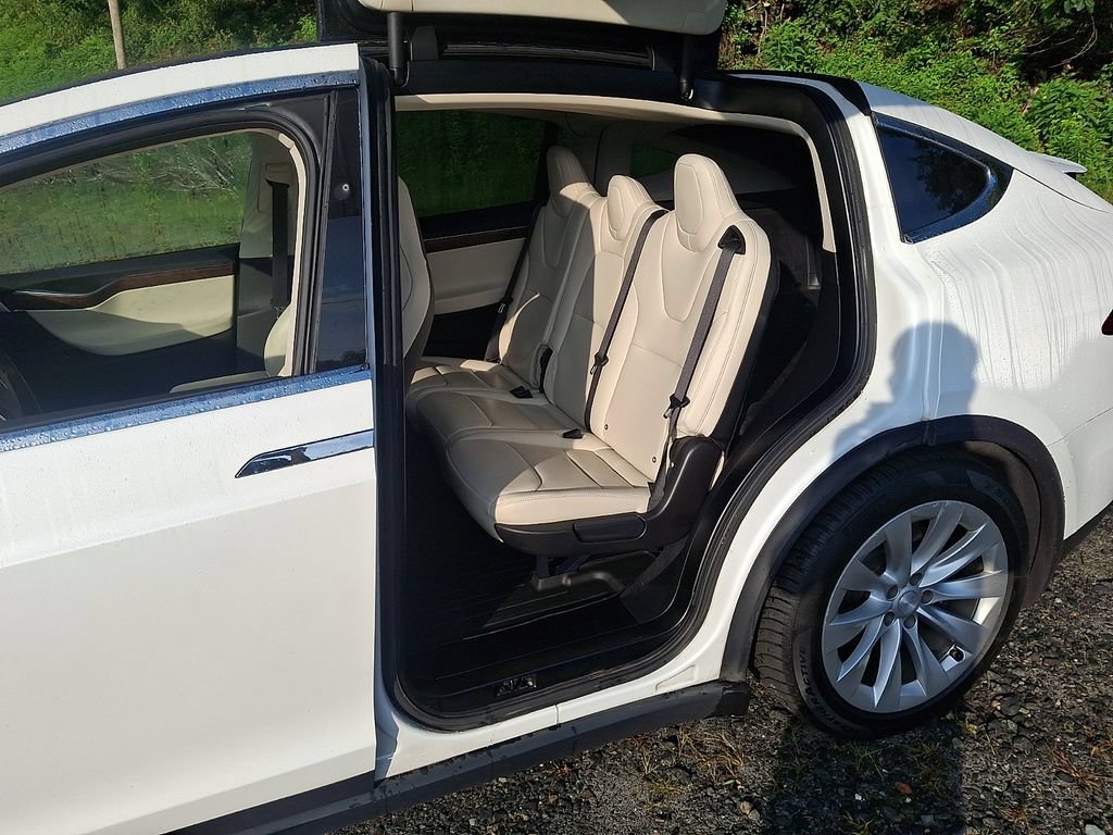 Used 2017 Tesla Model X 75D AWD/4WD image 10