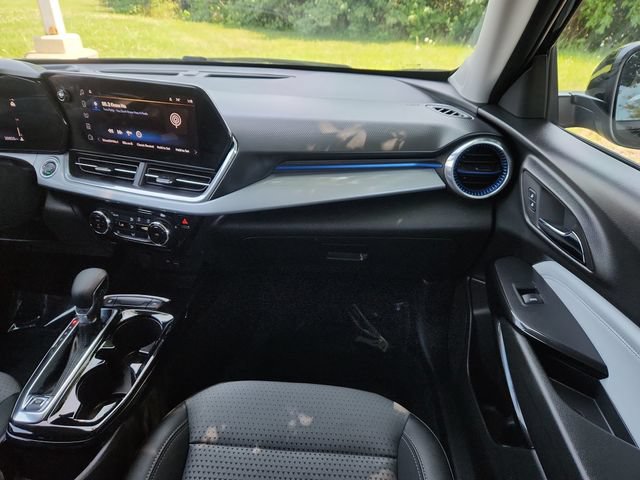 Used 2024 Chevrolet Trax LT w/ Driver Confidence Package FWD image 25