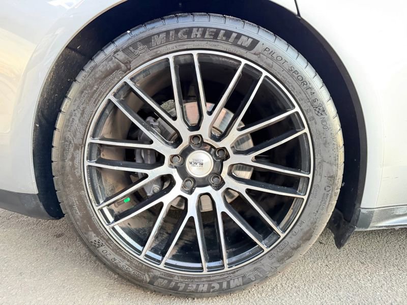 Used 2018 Porsche Panamera 4 w/ Premium Package image 35