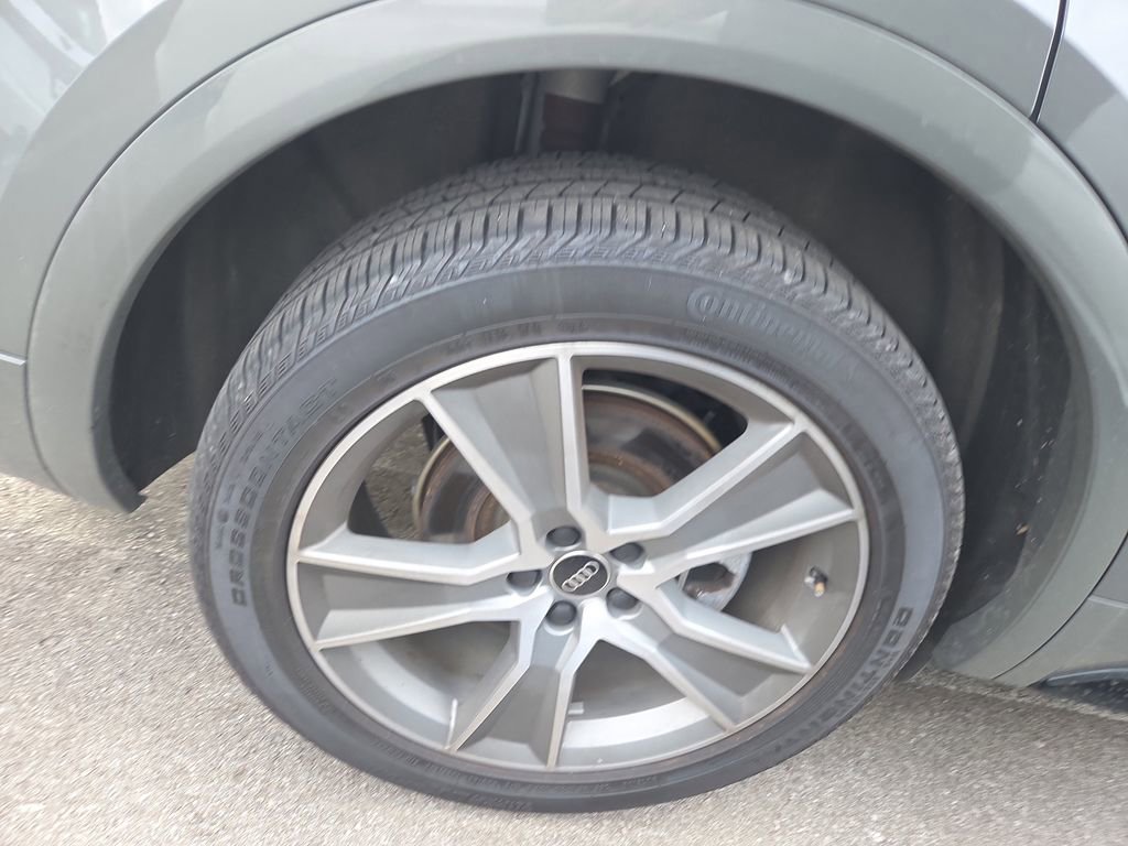 Used 2025 Audi Q5 2.0T Premium image 3