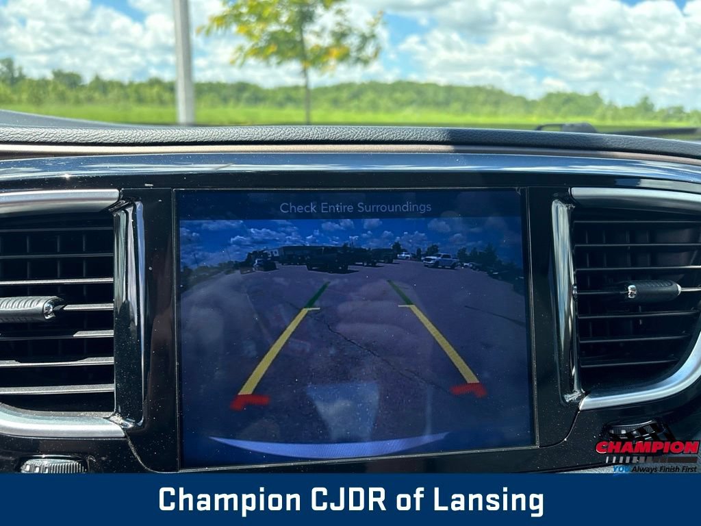 Used 2017 Chrysler Pacifica Touring-L Plus FWD image 27