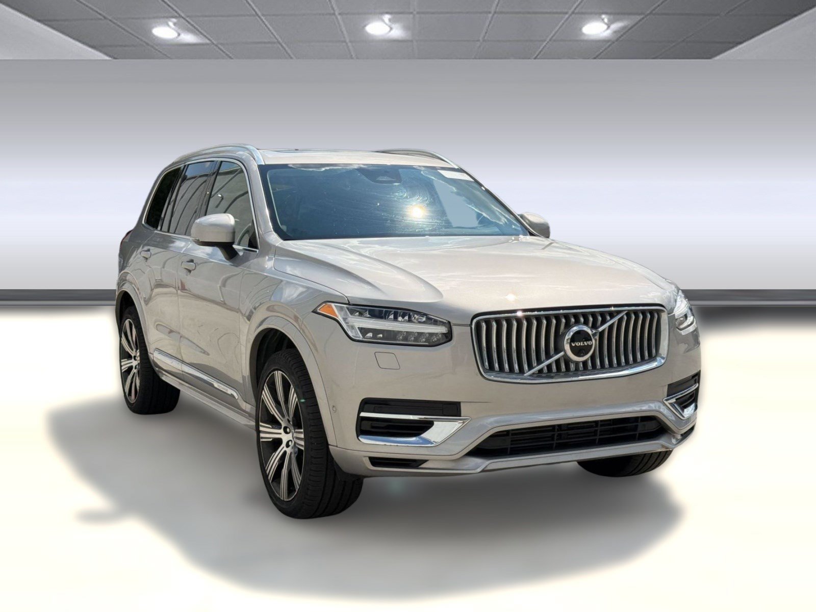 Used 2024 Volvo XC90 T8 Plus w/ Protection Package Premier AWD/4WD image 7