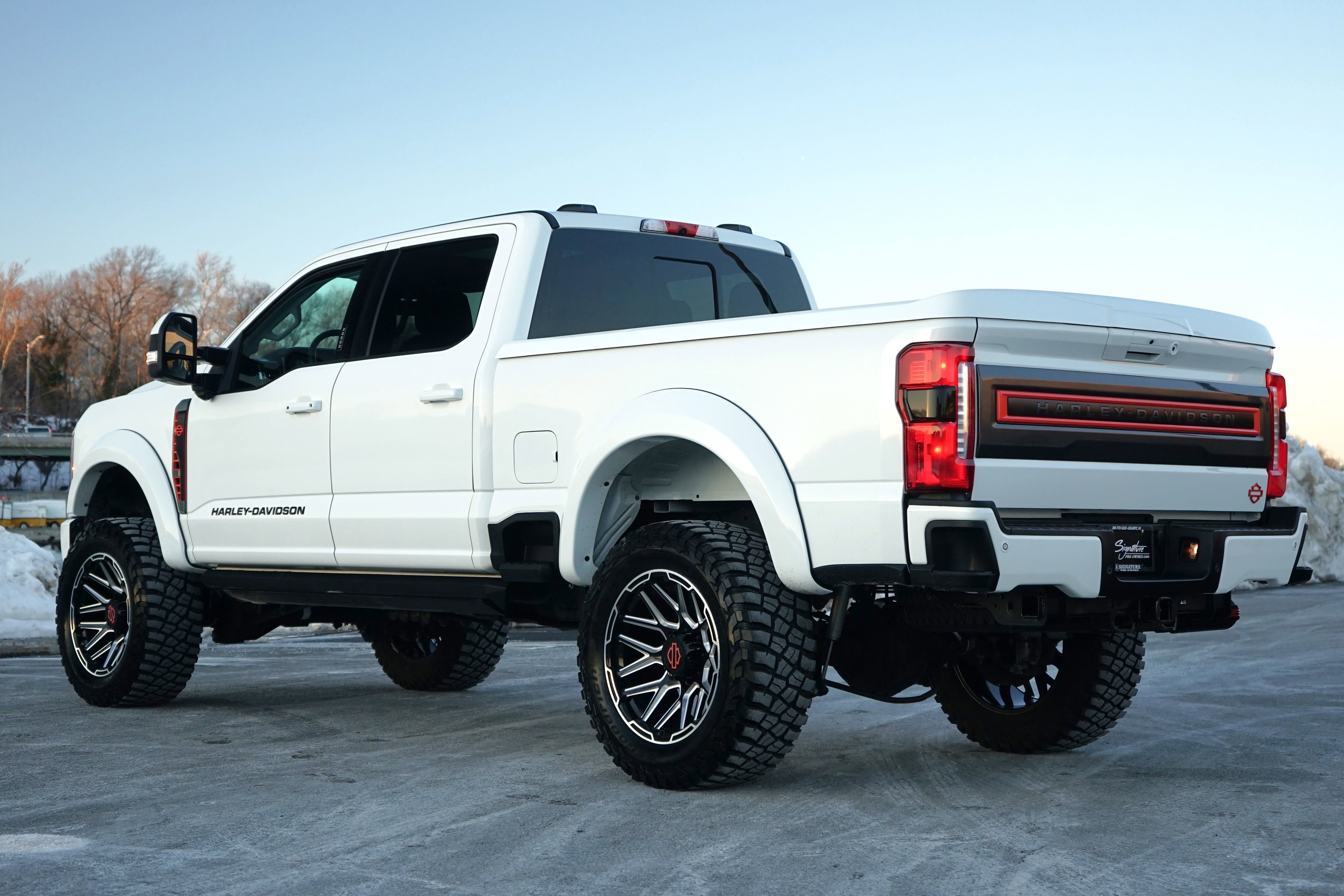 Used 2023 Ford F250 Lariat image 3