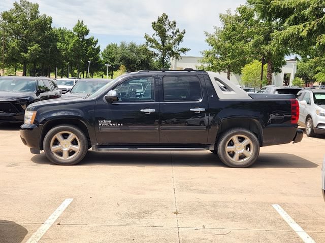 Used 2011 Chevrolet Avalanche LT w/ Texas Edition RWD image 4