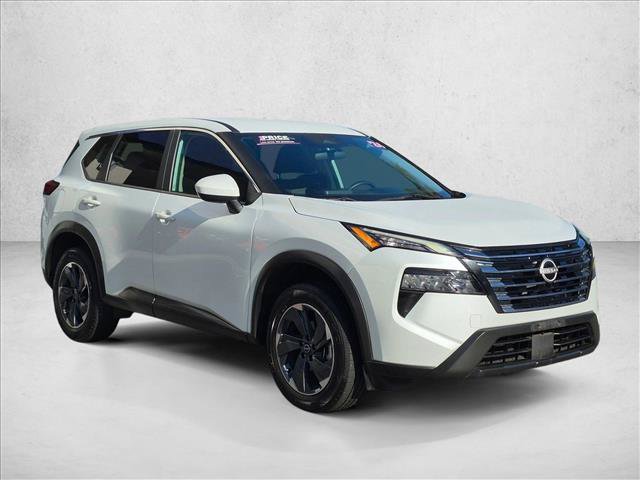 Used 2024 Nissan Rogue SV FWD image 3