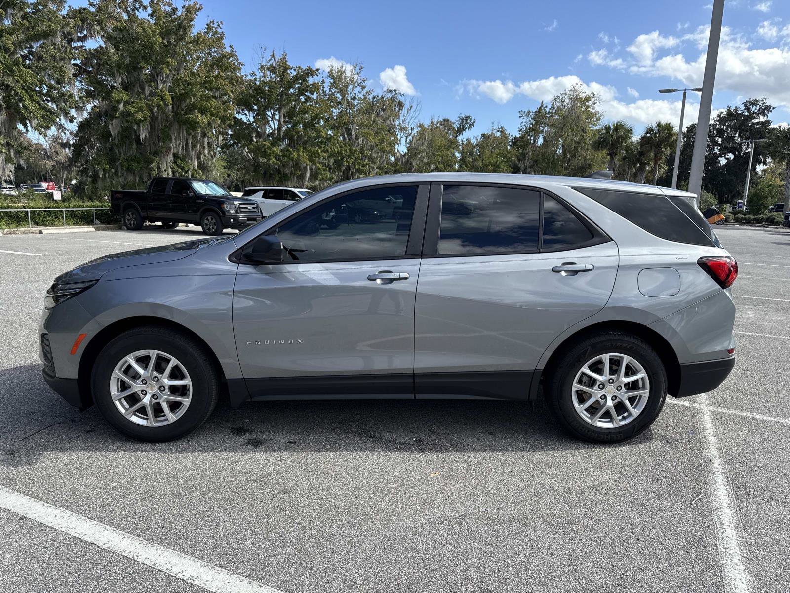 Used 2024 Chevrolet Equinox LS w/ LS Convenience Package image 6