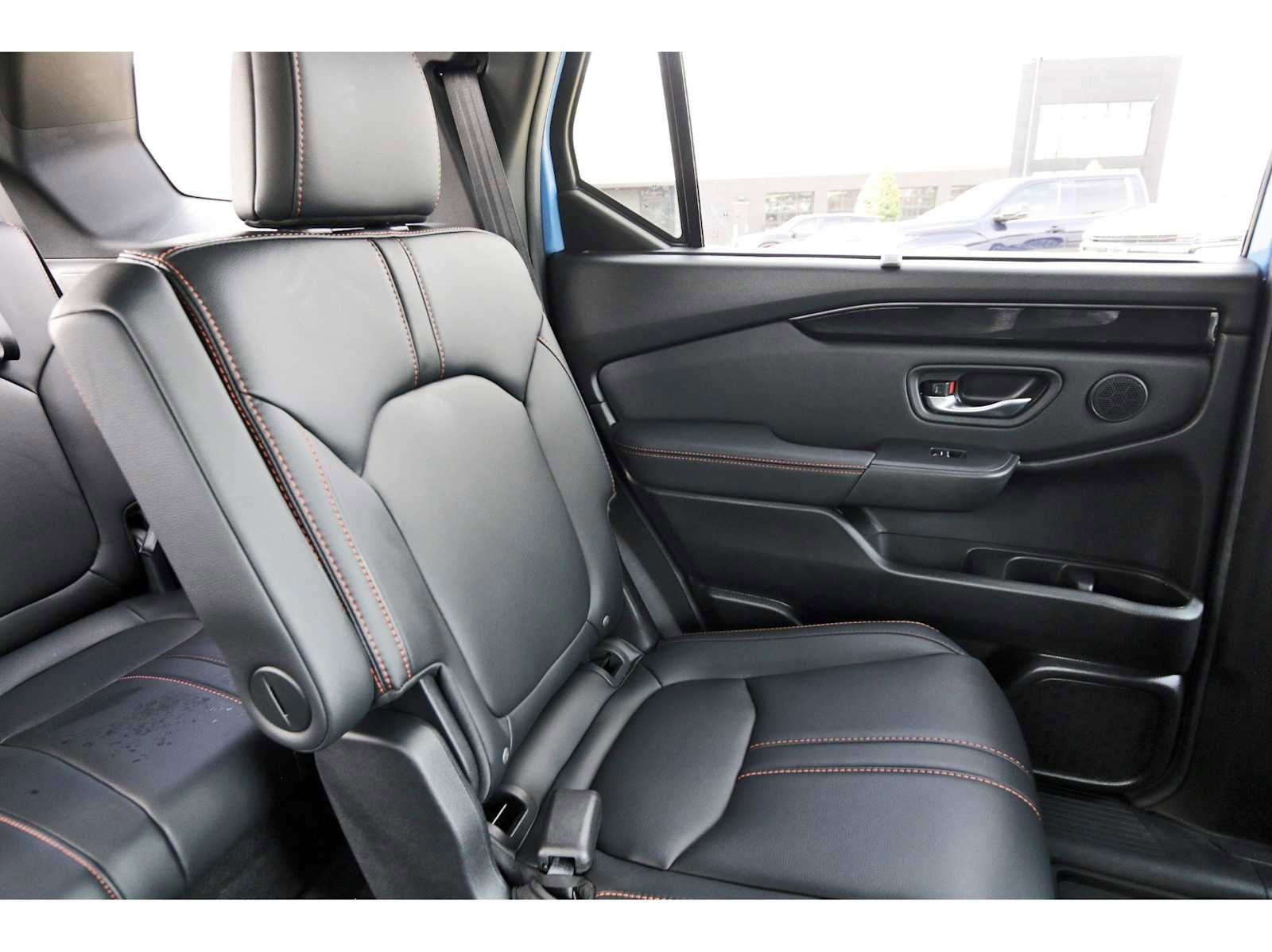 Used 2025 Honda Pilot TrailSport image 10