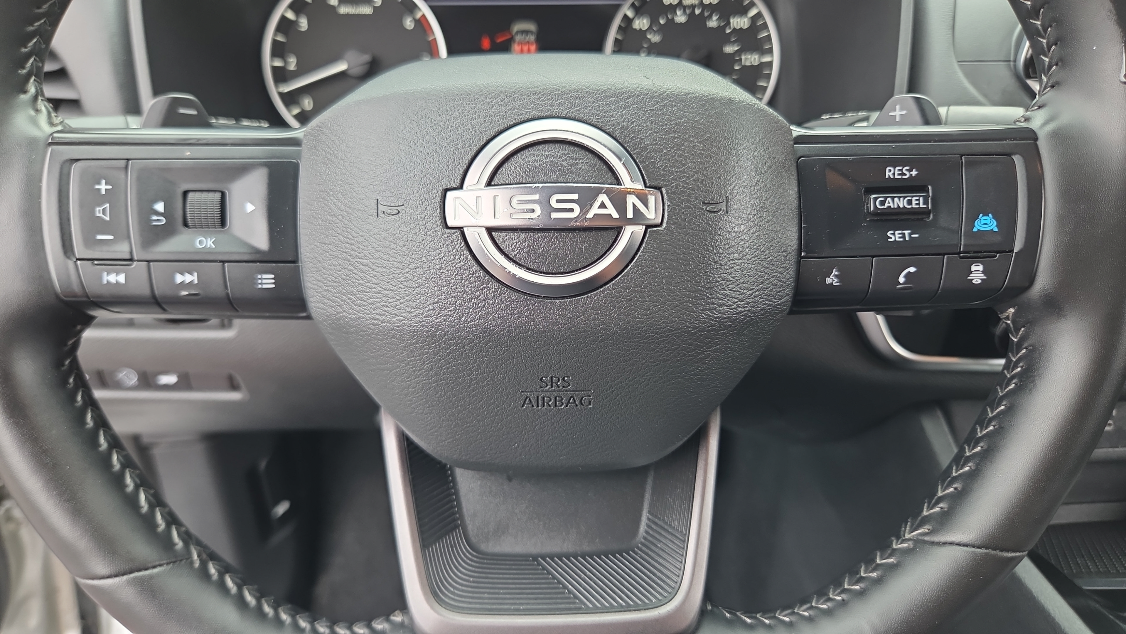 Used 2025 Nissan Rogue SV FWD image 25