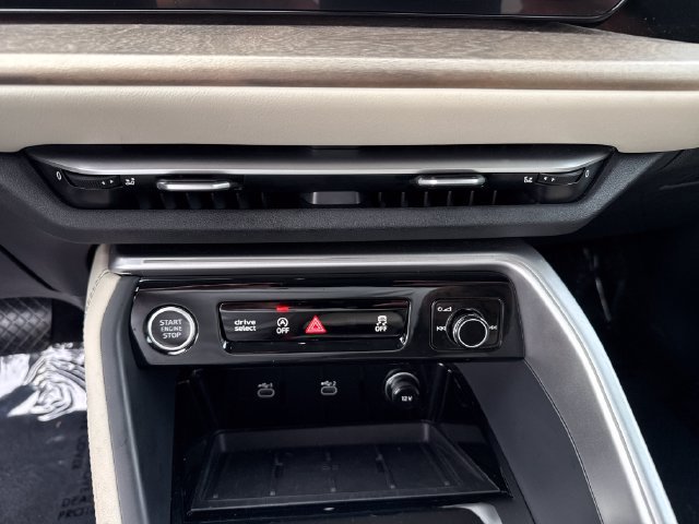 Used 2025 Audi Q5 Prestige AWD/4WD image 21