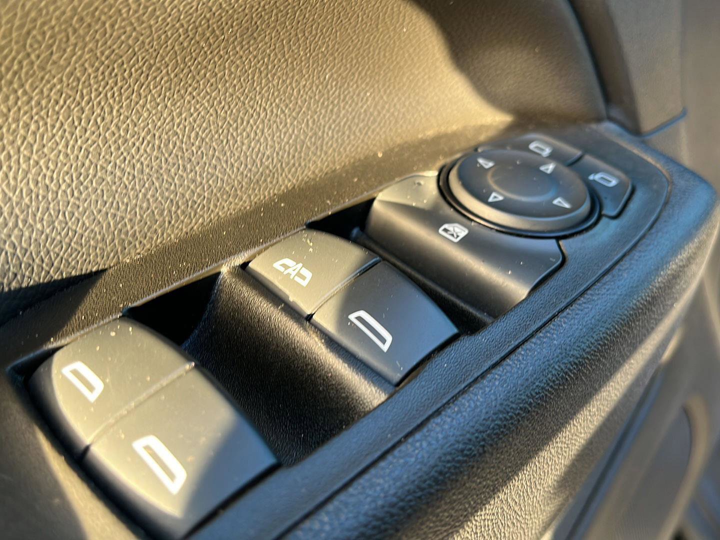 Used 2023 Chevrolet Equinox LT image 11