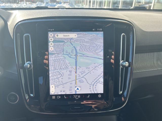 Certified 2025 Volvo XC40 B5 Plus image 21