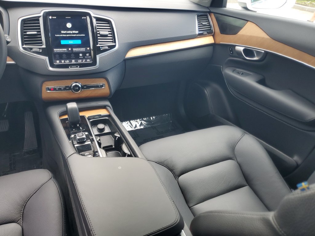 Certified 2024 Volvo XC90 T8 Plus w/ Protection Package Premier AWD/4WD image 15