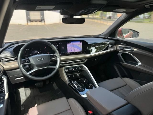 Certified 2025 Audi Q5 Premium w/ Premium Plus AWD/4WD image 17