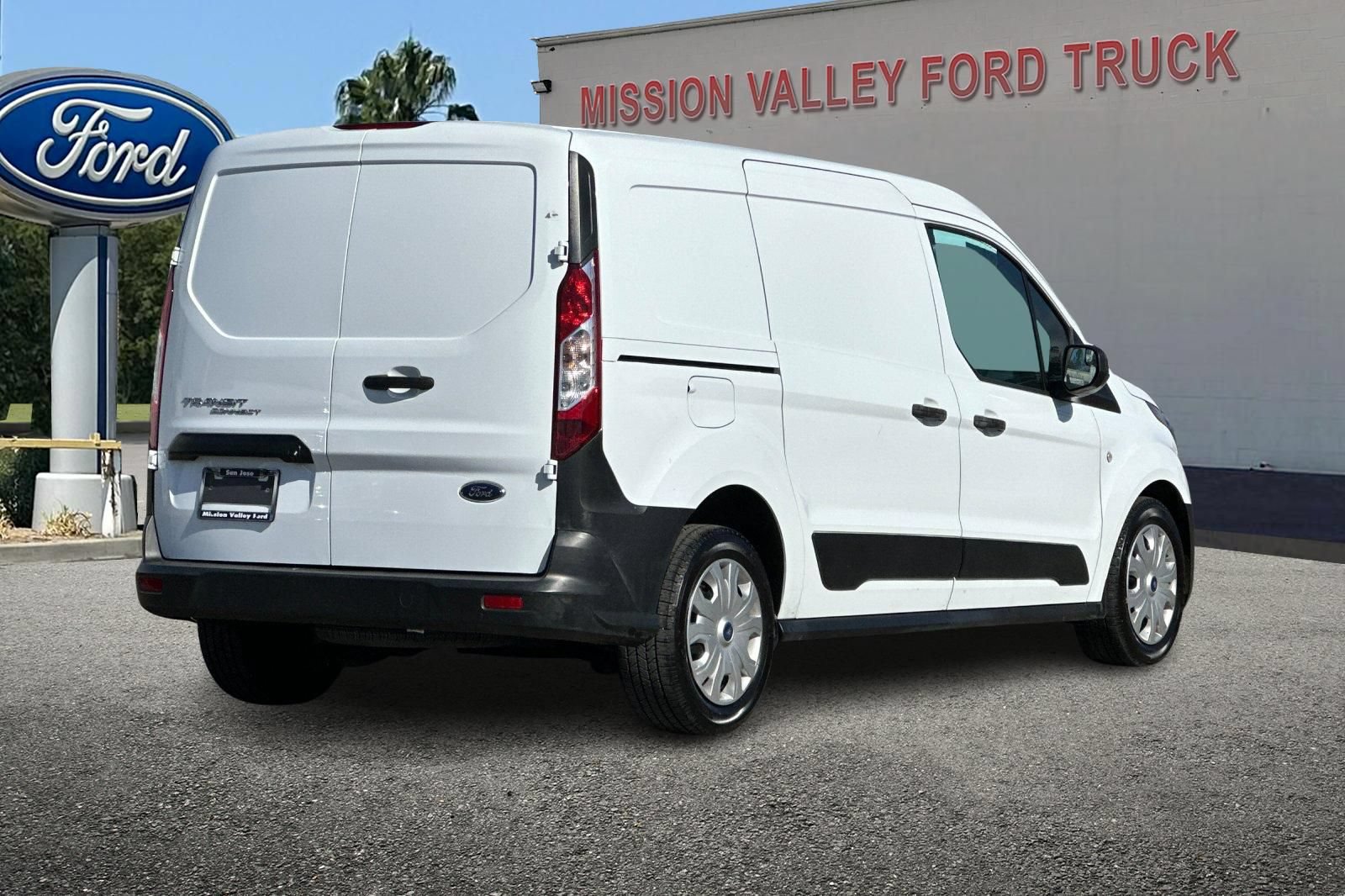 Used 2023 Ford Transit Connect XL FWD image 4