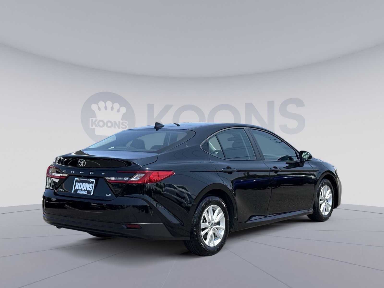 Used 2025 Toyota Camry LE FWD image 7