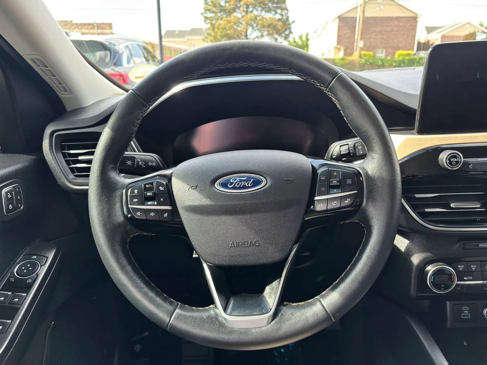Used 2021 Ford Escape Titanium w/ Titanium Elite Package AWD/4WD image 11