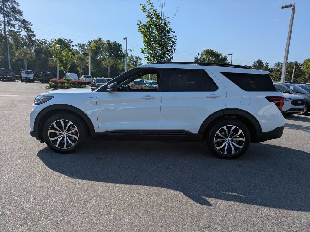 New 2026 Ford Explorer ST-Line w/ Premium Package RWD image 7