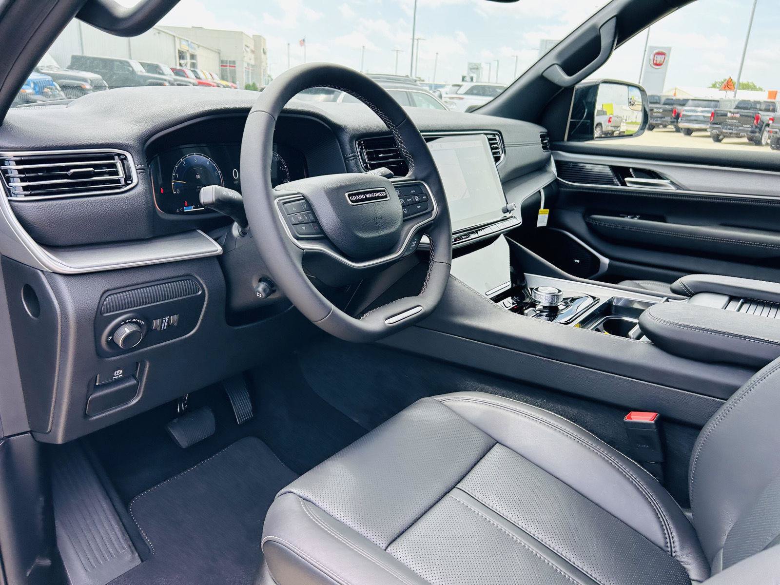 New 2026 Jeep Grand Wagoneer Limited AWD/4WD image 17