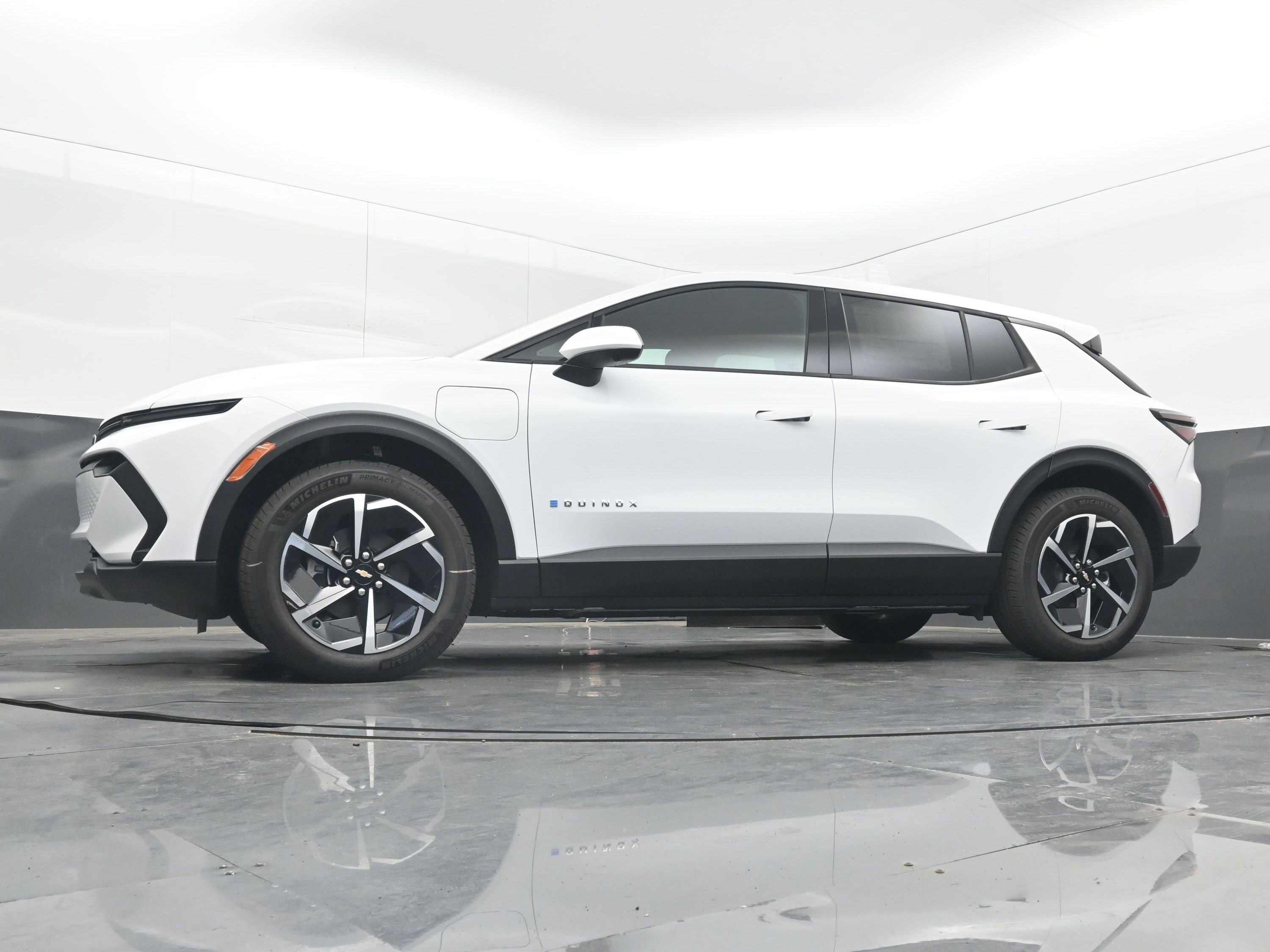 New 2026 Chevrolet Equinox EV LT image 23