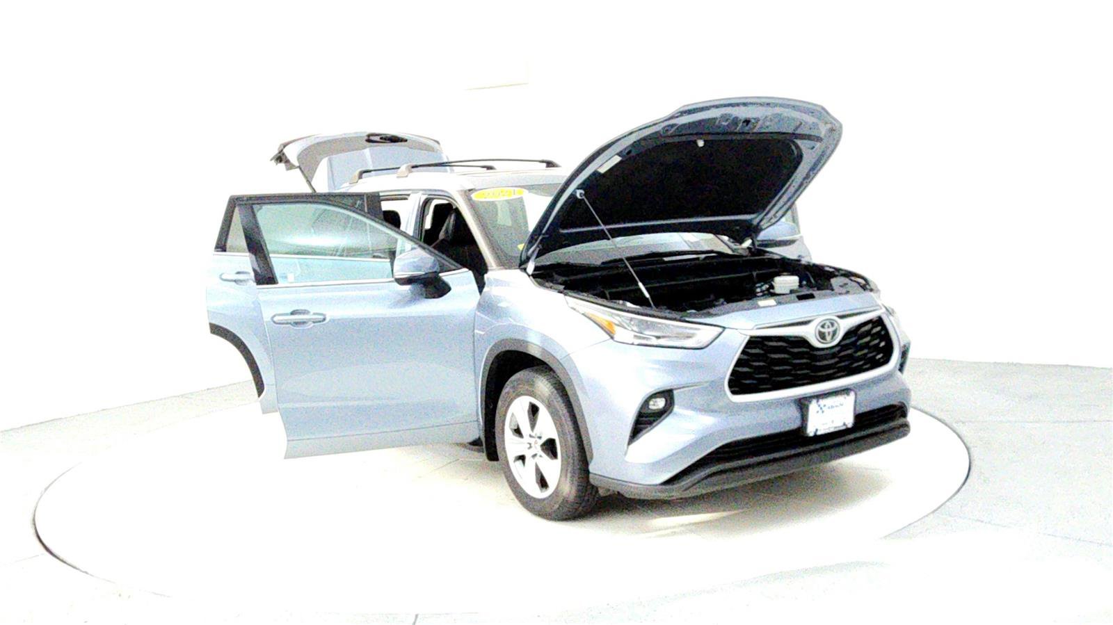 Certified 2021 Toyota Highlander XLE image 9