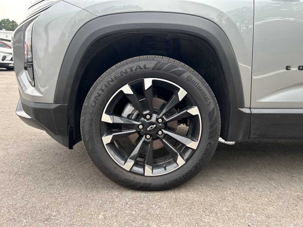 Used 2025 Chevrolet Equinox RS AWD/4WD image 9