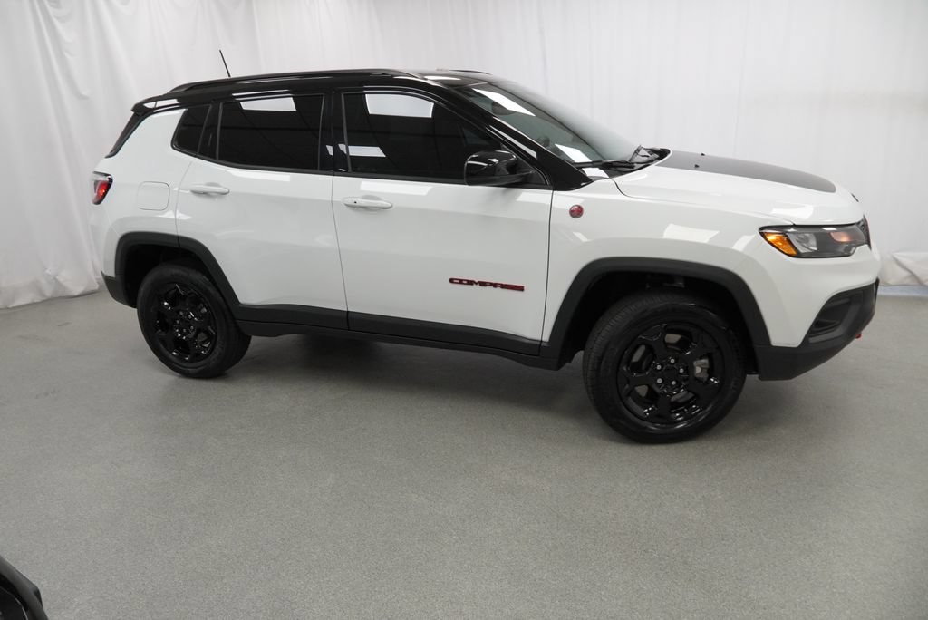 Used 2023 Jeep Compass Trailhawk w/ Sun and Sound Group AWD/4WD image 10