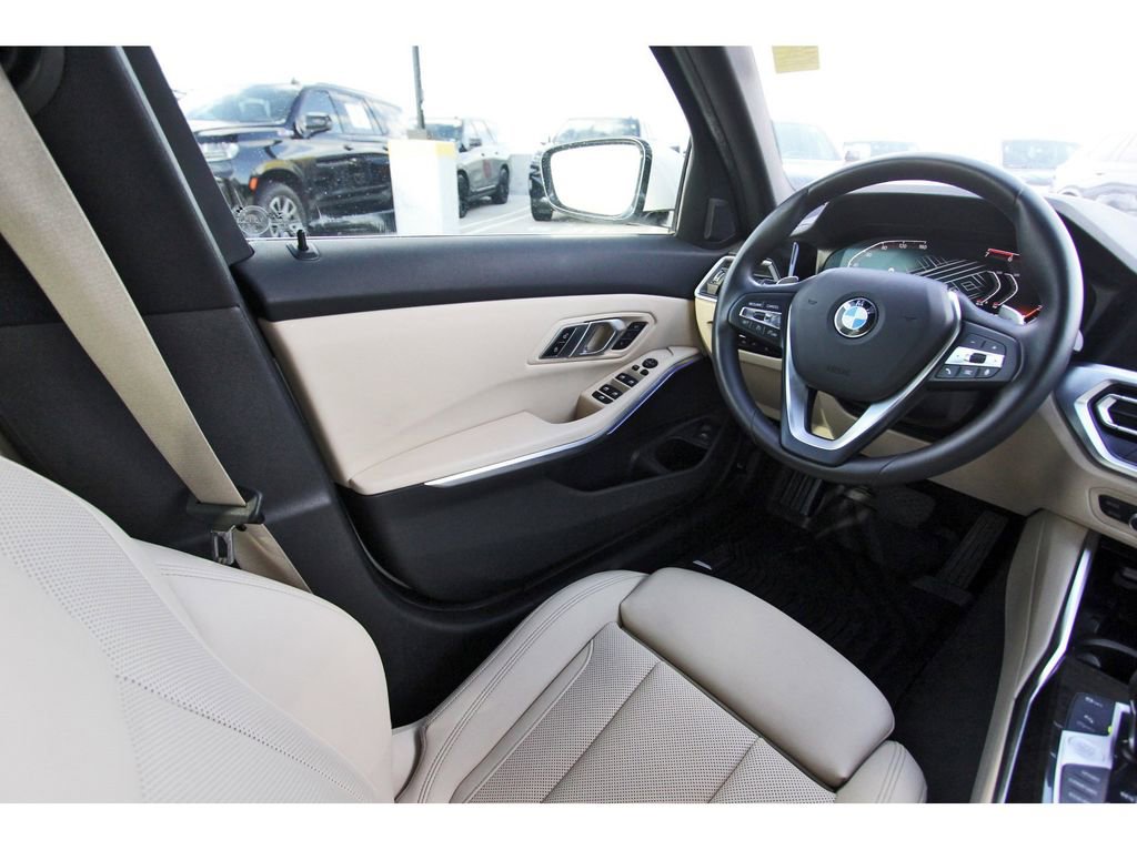 Used 2022 BMW 330i Sedan w/ Driving Assistance Package image 8
