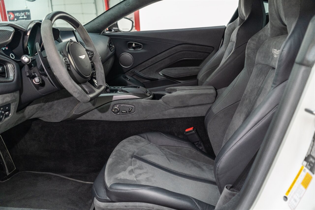 Used 2023 Aston Martin V8 Vantage Coupe RWD image 29