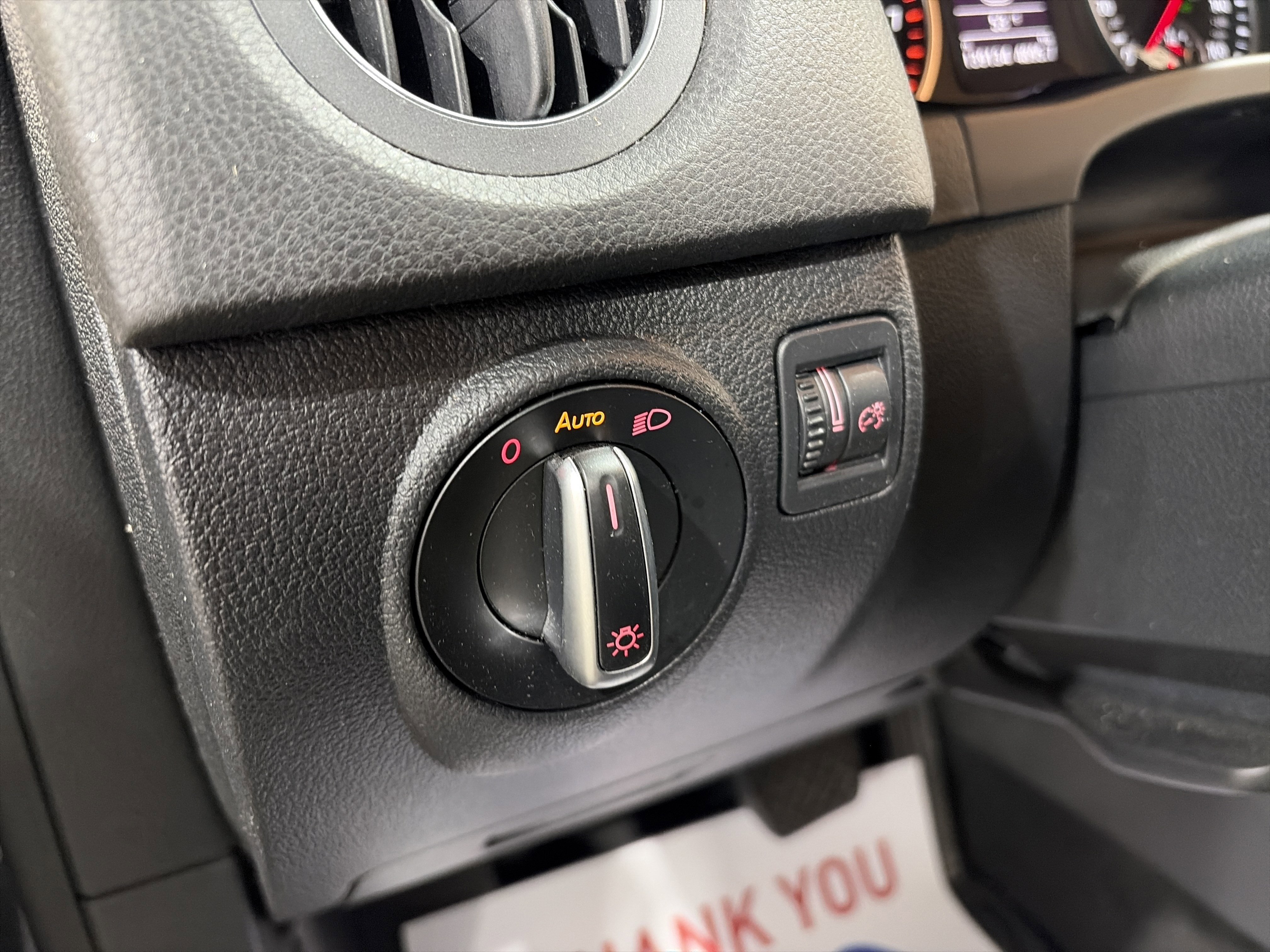 Used 2017 Volkswagen Tiguan S image 19