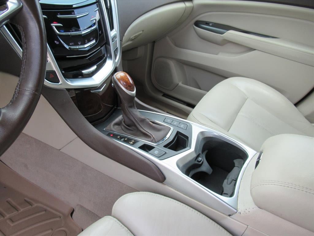 Used 2016 Cadillac SRX Luxury w/ Driver Awareness Package FWD image 15
