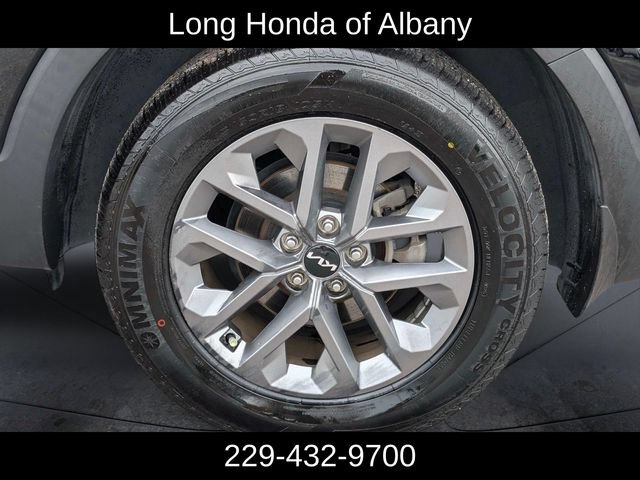 Used 2023 Kia Telluride LX AWD/4WD image 11