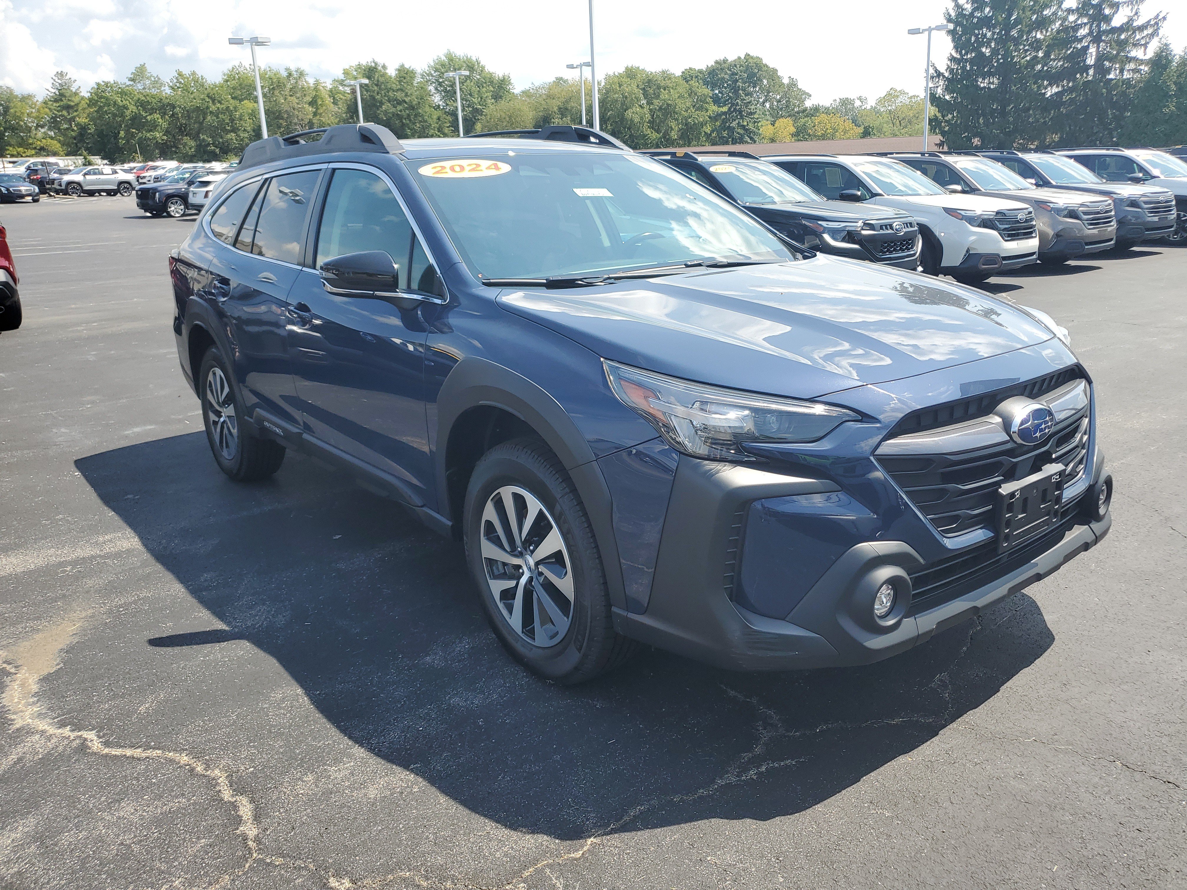 Certified 2024 Subaru Outback Premium AWD/4WD image 4