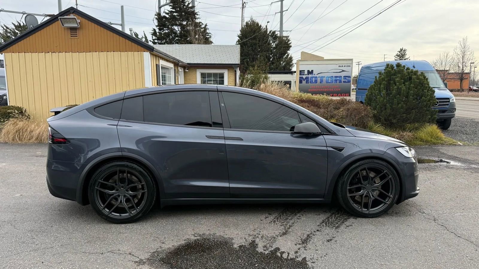 Used 2022 Tesla Model X Plaid image 2