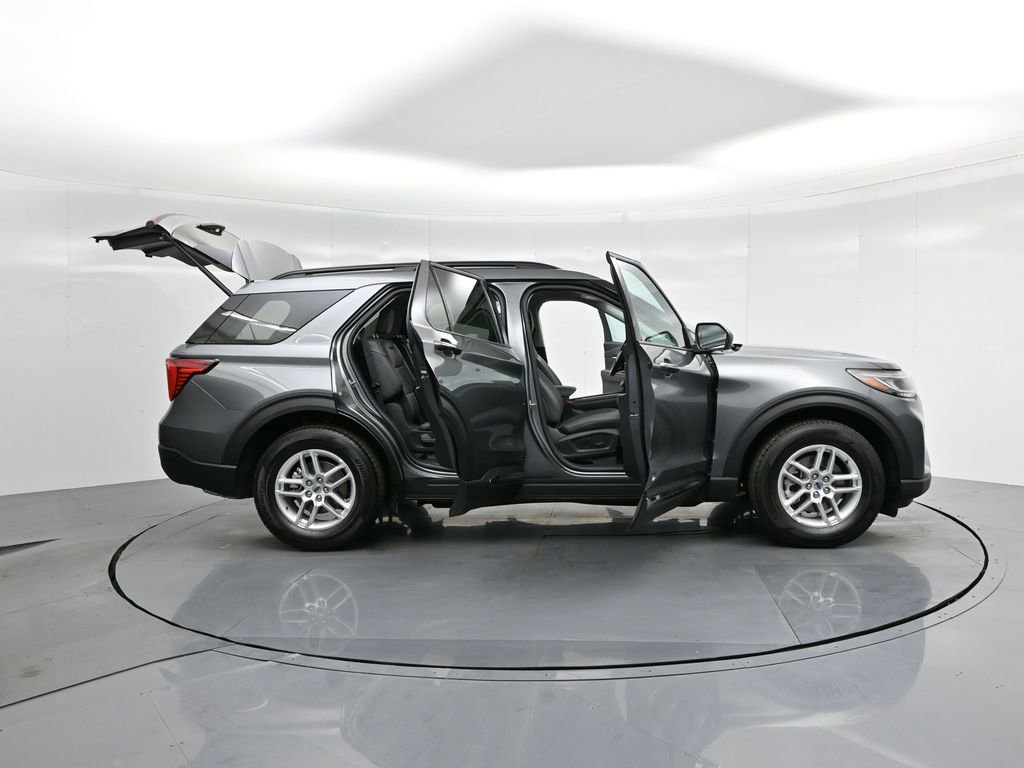 New 2025 Ford Explorer Active w/ Active Comfort Package image 3