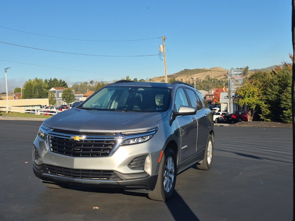 Used 2024 Chevrolet Equinox LT w/ LPO, Floor Liner Package AWD/4WD image 3