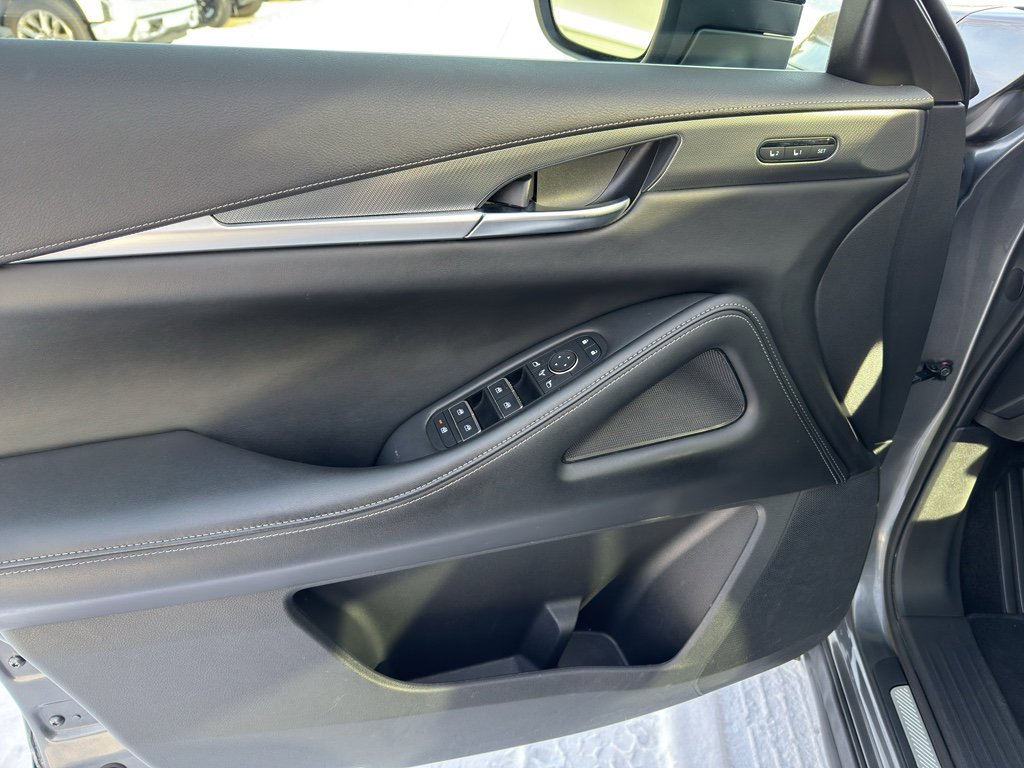 Used 2023 INFINITI QX60 Luxe image 17