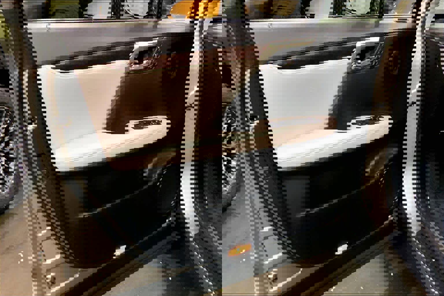 Used 2020 Lexus RX 450h AWD w/ Premium Package image 22