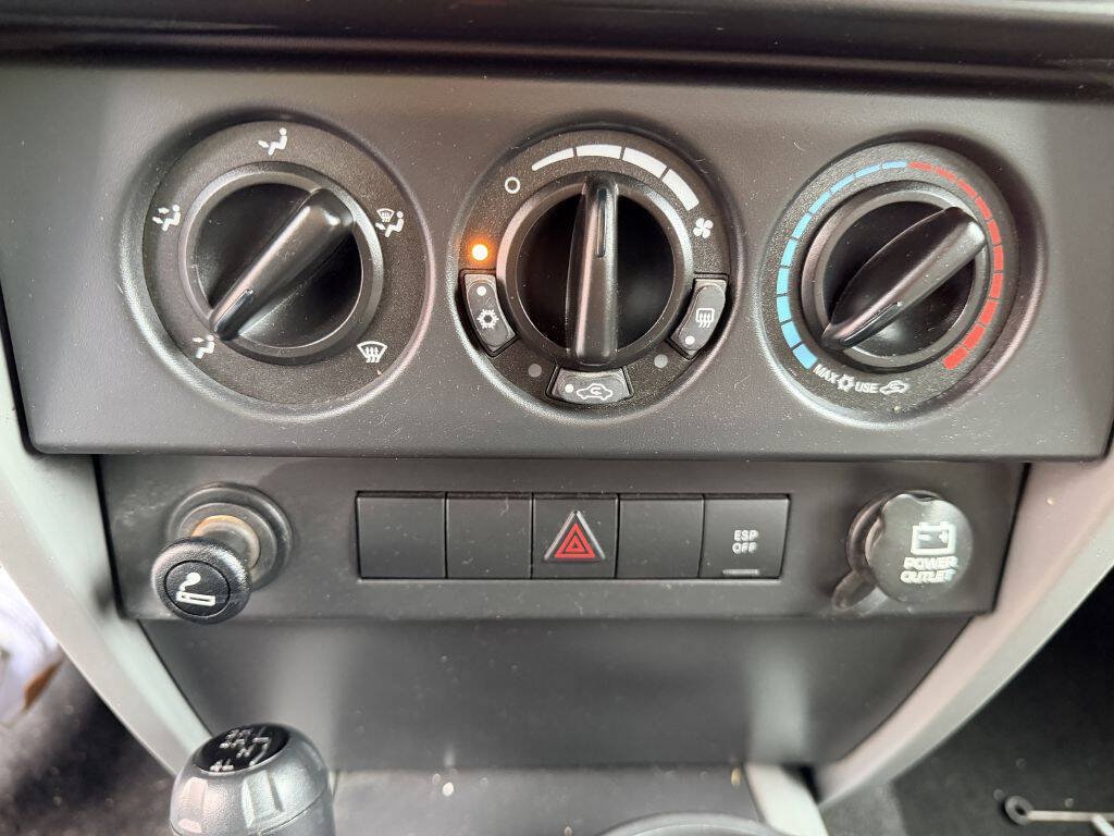 Used 2008 Jeep Wrangler Sahara w/ PWR Convenience Group AWD/4WD image 14