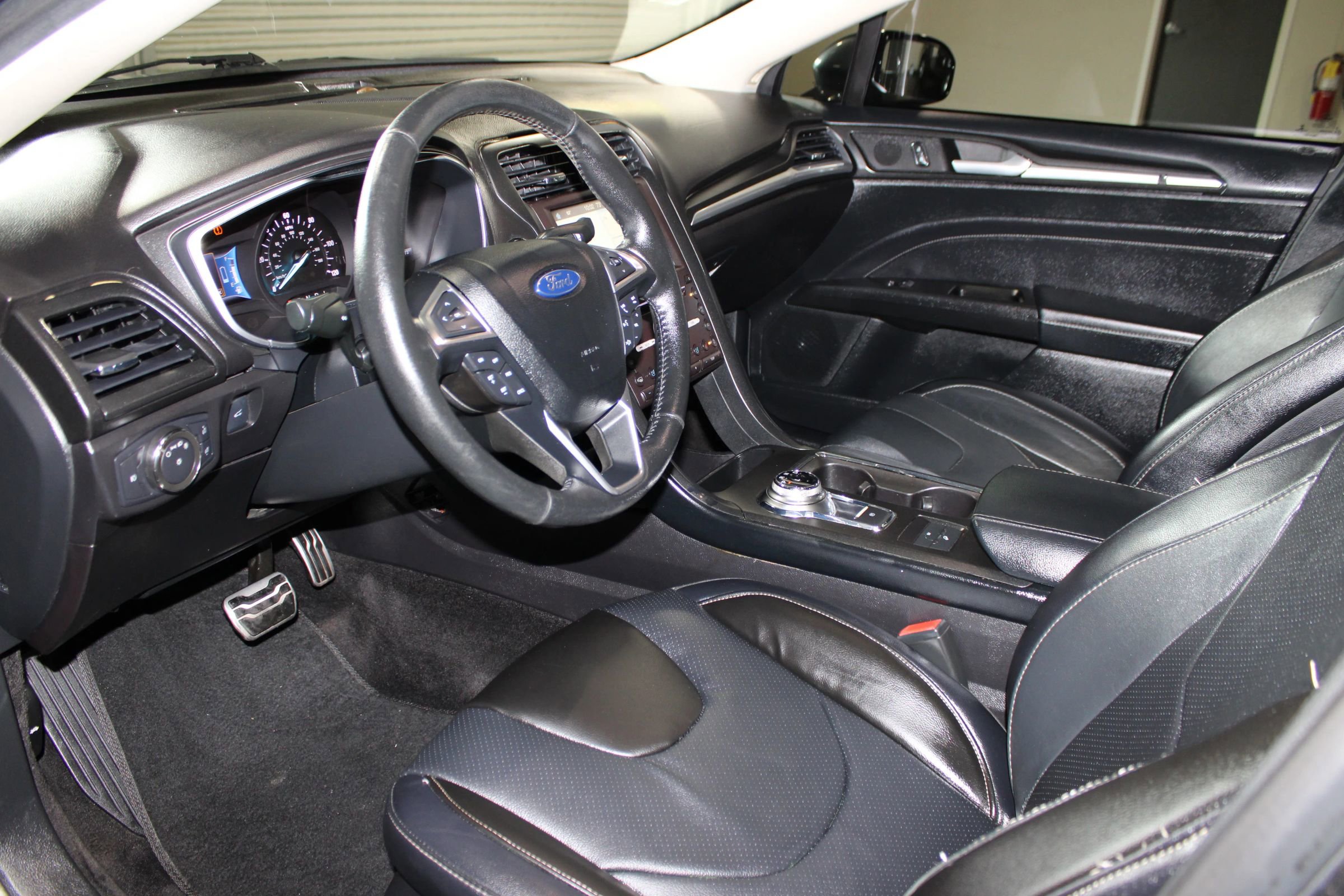 Used 2017 Ford Fusion Energi Titanium FWD image 30