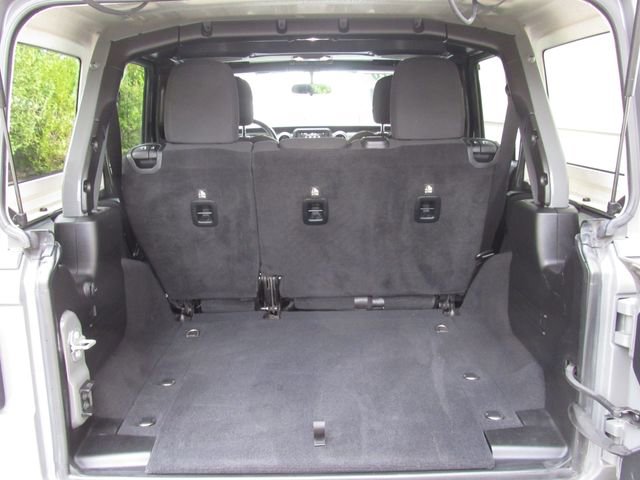 Used 2019 Jeep Wrangler Unlimited Sahara w/ Safety Group AWD/4WD image 21