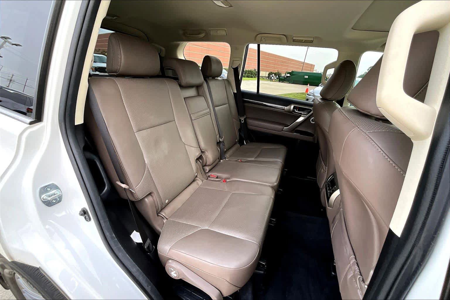 Used 2021 Lexus GX 460 Luxury w/ Accessory Package AWD/4WD image 20